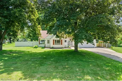1489 Earhart Avenue, Akron, OH 44320 - Photo 2