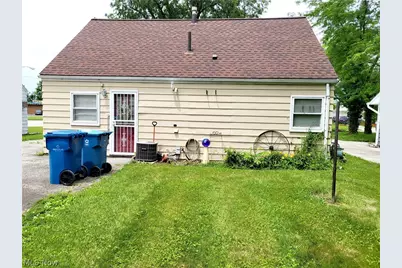 2874 Grant Street, Lorain, OH 44052 - Photo 4