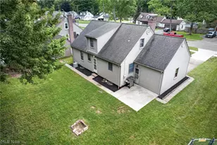 3209 Hermosa Dr, Youngstown, OH 44511 - Photo 2