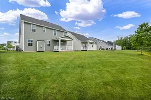 5394 Hawks Nest Cir, Sheffield Lake, OH 44054 - Photo 8