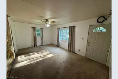 766 Valdes Avenue, Akron, OH 44320 - Photo 4