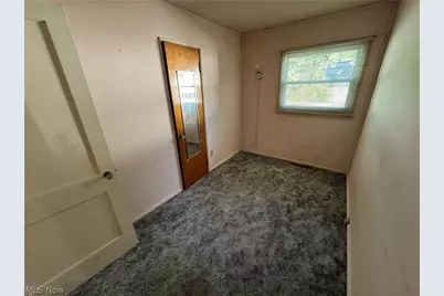 766 Valdes Avenue, Akron, OH 44320 - Photo 12