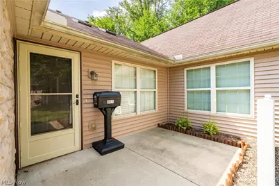 1344 Pebble Chase Circle NE, Massillon, OH 44646 - Photo 4