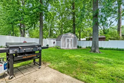 755 Bedford Avenue, Elyria, OH 44035 - Photo 8
