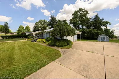 254 Ohio Avenue NW, New Philadelphia, OH 44663 - Photo 2