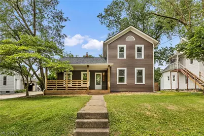 137 N Vine Street, Medina, OH 44256 - Photo 1