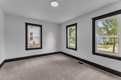 137 N Vine Street, Medina, OH 44256 - Photo 18