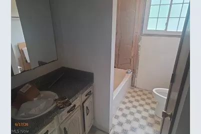 502 Maple Avenue, Sheffield Lake, OH 44054 - Photo 8