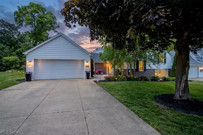 733 Phillips Road NE, Massillon, OH 44646 - Photo 1