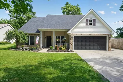 41668 Birchwood Street, Elyria, OH 44035 - Photo 2