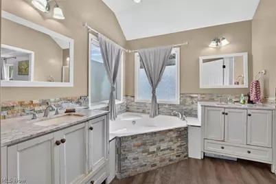 41668 Birchwood Street, Elyria, OH 44035 - Photo 32