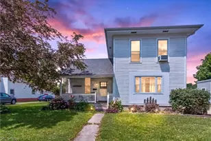 909 Maple St, Bucyrus, OH 44820 - Photo 2