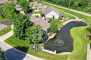 102 Spinnaker Dr, Columbiana, OH 44408 - Photo 2