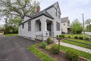 1266 E 102nd St, Loveland, OH 44108 - Photo 2