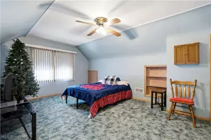 2212 Larchmont Dr, Wickliffe, OH 44092 - Photo 10