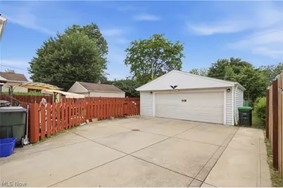 2212 Larchmont Drive, Wickliffe, OH 44092 - Photo 28