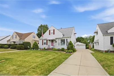 2212 Larchmont Drive, Wickliffe, OH 44092 - Photo 2