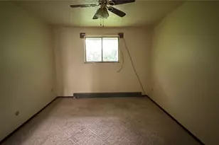 345-355 Mellwood Dr, Toronto, OH 43964 - Photo 8