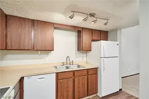 620 James Ave, Cuyahoga Falls, OH 44221 - Photo 6