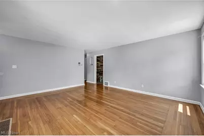 517 Gulf Road, Elyria, OH 44035 - Photo 6
