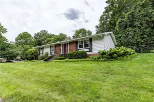 1538 Bonita Dr, Akron, OH 44313 - Photo 2