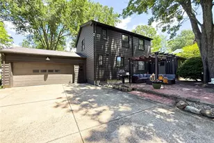 2411 Ridgeview Ln, Poland, OH 44514 - Photo 2
