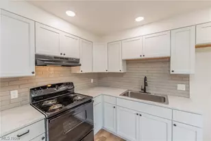 1218 W 44th St, Lorain, OH 44053 - Photo 2