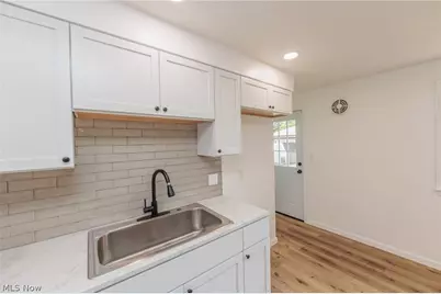 1218 W 44th Street, Lorain, OH 44053 - Photo 6