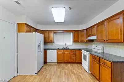 1935 Brookwood Drive, Akron, OH 44313 - Photo 14