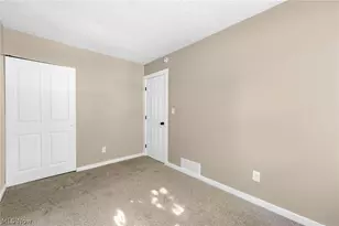 8995 Spring Dr, Windham, OH 44288 - Photo 20