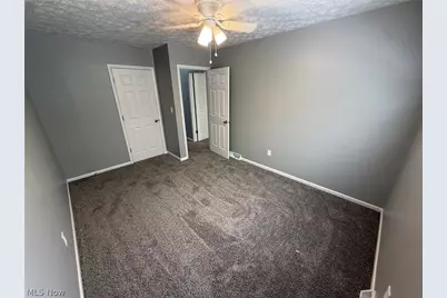 220 W 11th Street, Uhrichsville, OH 44683 - Photo 42