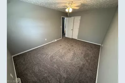 220 W 11th Street, Uhrichsville, OH 44683 - Photo 40