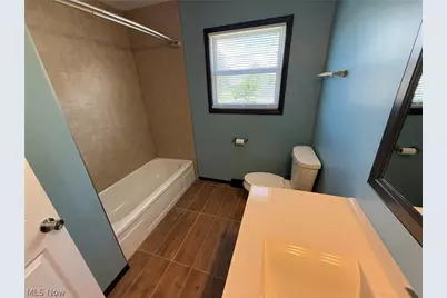 220 W 11th Street, Uhrichsville, OH 44683 - Photo 34