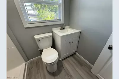 220 W 11th Street, Uhrichsville, OH 44683 - Photo 24