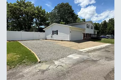 220 W 11th Street, Uhrichsville, OH 44683 - Photo 44