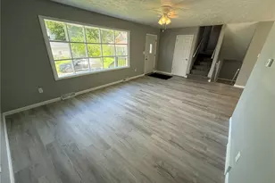 220 W 11th St, Uhrichsville, OH 44683 - Photo 4