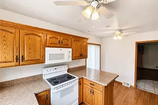 1359 W Sprague Rd, Grandview Heights, OH 44147 - Photo 8