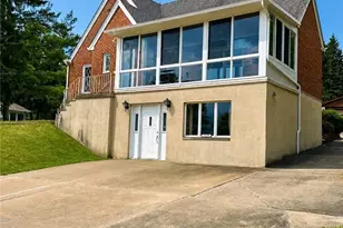 1359 W Sprague Rd, Grandview Heights, OH 44147 - Photo 2