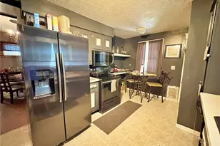 257 Wooster St, Elyria, OH 44035 - Photo 10