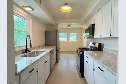 5193 Pinecrest, Austintown, OH 44515 - Photo 2
