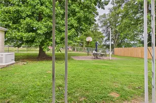 140 Hendricks St, Newport, OH 45768 - Photo 24