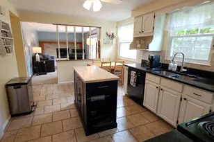 900 Berkshire Dr, Macedonia, OH 44056 - Photo 8