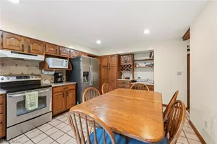3965 Laurel Glenn Dr, Grandview Heights, OH 44147 - Photo 10