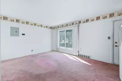 29940 Phillips Avenue, Wickliffe, OH 44092 - Photo 12