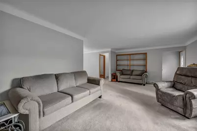 8382 Parkdale Drive, North Royalton, OH 44133 - Photo 12