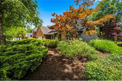 5513 Pheasants Walk Drive, North Olmsted, OH 44070 - Photo 4
