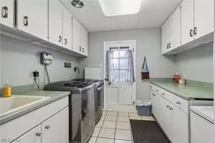 21299 S Woodland Rd, Huber Heights, OH 44122 - Photo 18