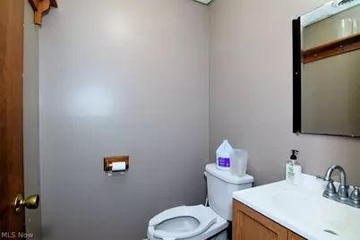 27075 Chardon, Richmond Heights, OH 44143 - Photo 30