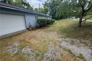 1129 Sunset Dr, East Liverpool, OH 43920 - Photo 4