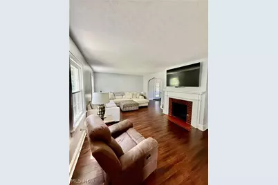 211 Morrison Avenue, Cuyahoga Falls, OH 44221 - Photo 6